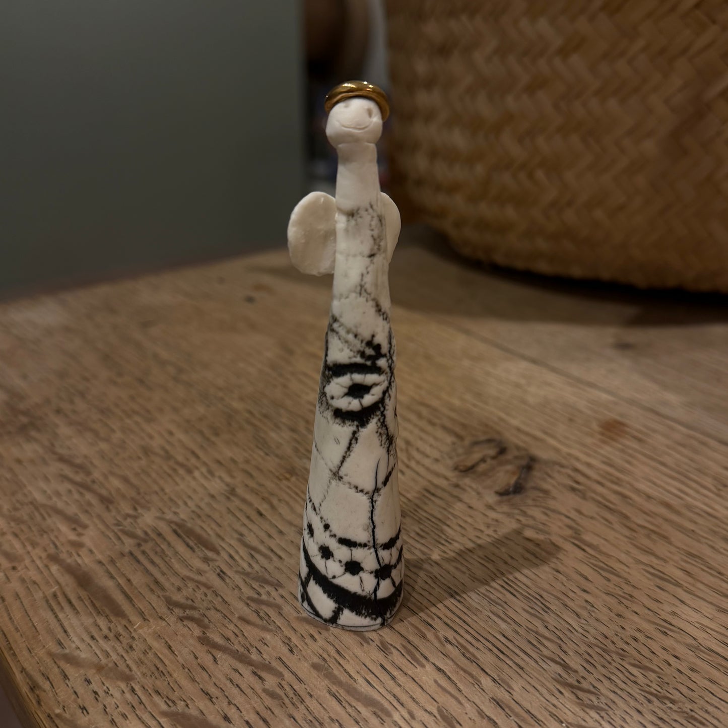 Engel i porcelæn, 11 cm