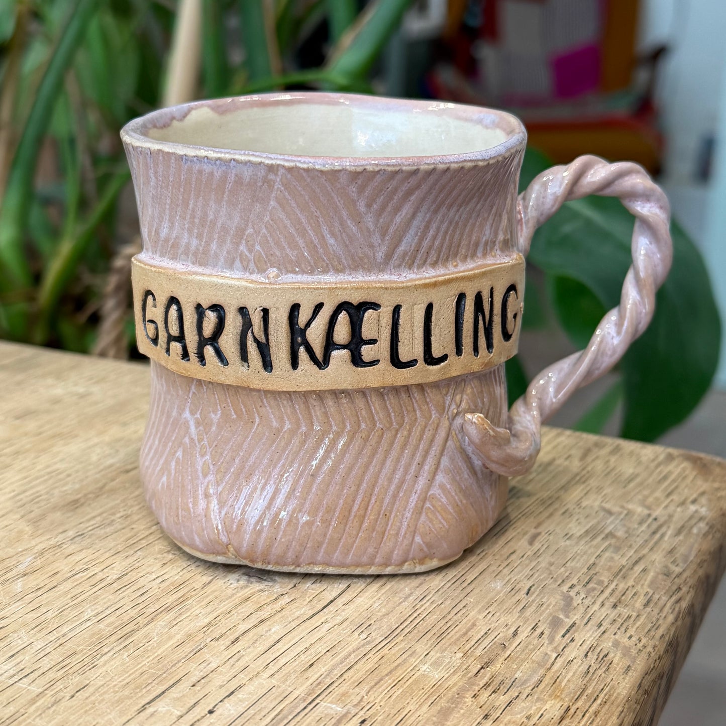 Garn krus med tekst; GARNKÆLLING
