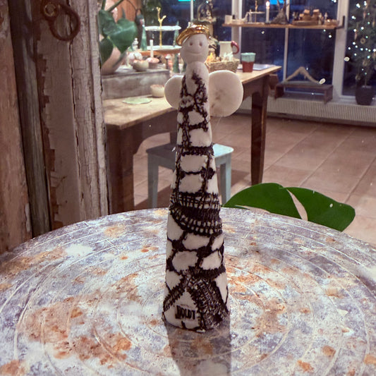 Engel i porcelæn, 9 cm