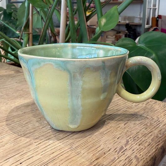 Håndlavet kop med hank, nr 1