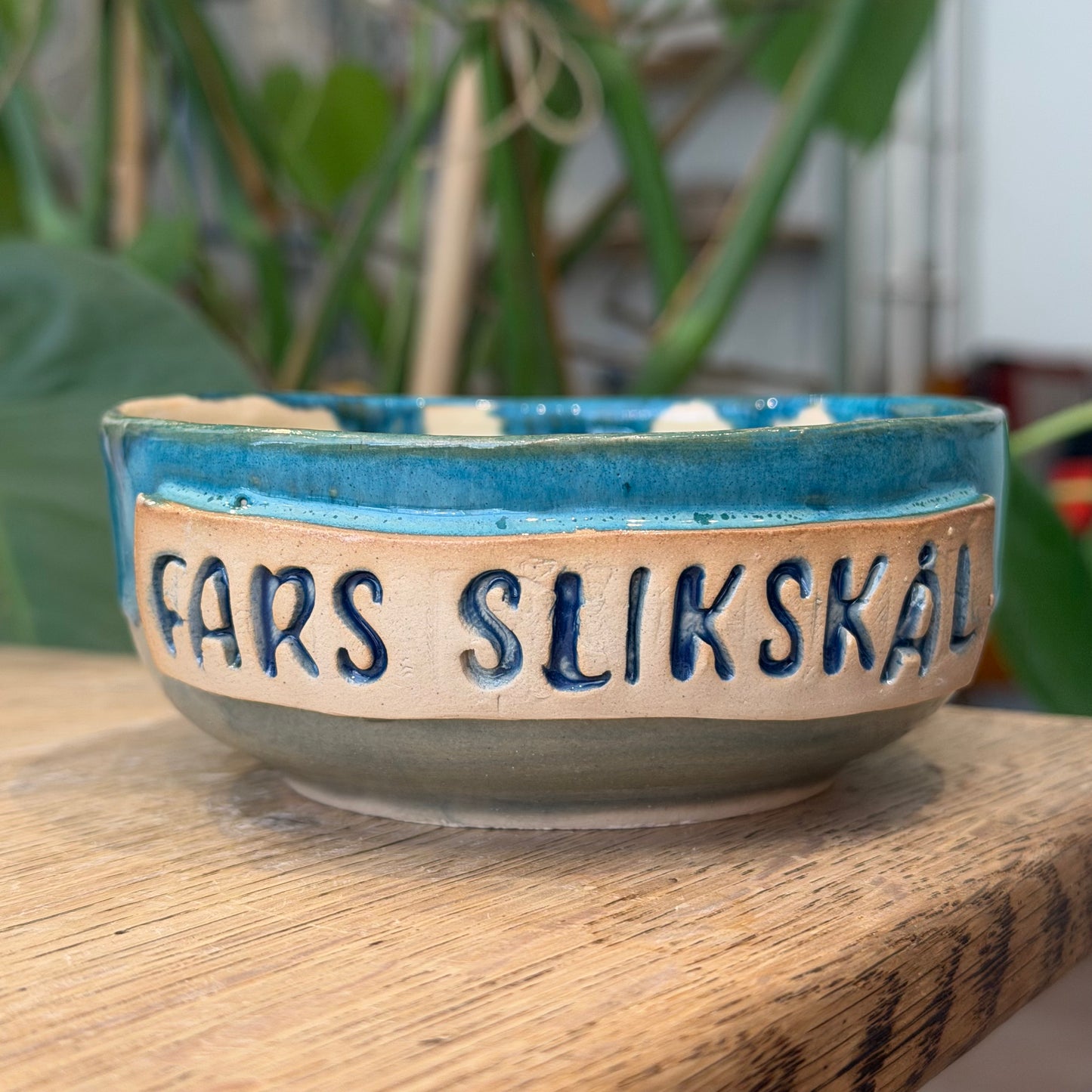 Skål med tekst ‘FARS SLIKSKÅL’, nr 1