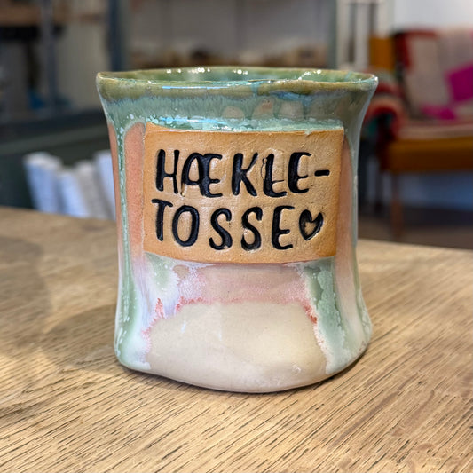 Håndformet krus; HÆKLETOSSE, nr 1