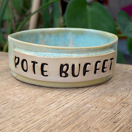 Foder skål med tekst ‘POTE BUFFET’