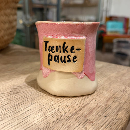 Håndformet krus med tekst; Tænkepause, nr 1