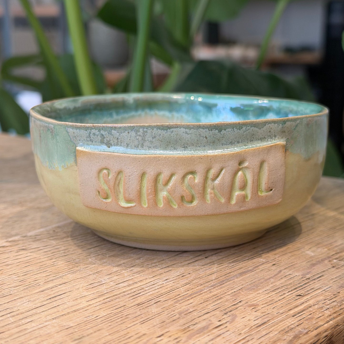 Skål med tekst ‘SLIKSKÅL’ nr 2