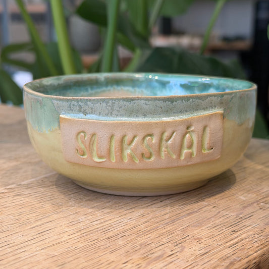 Skål med tekst ‘SLIKSKÅL’ nr 2