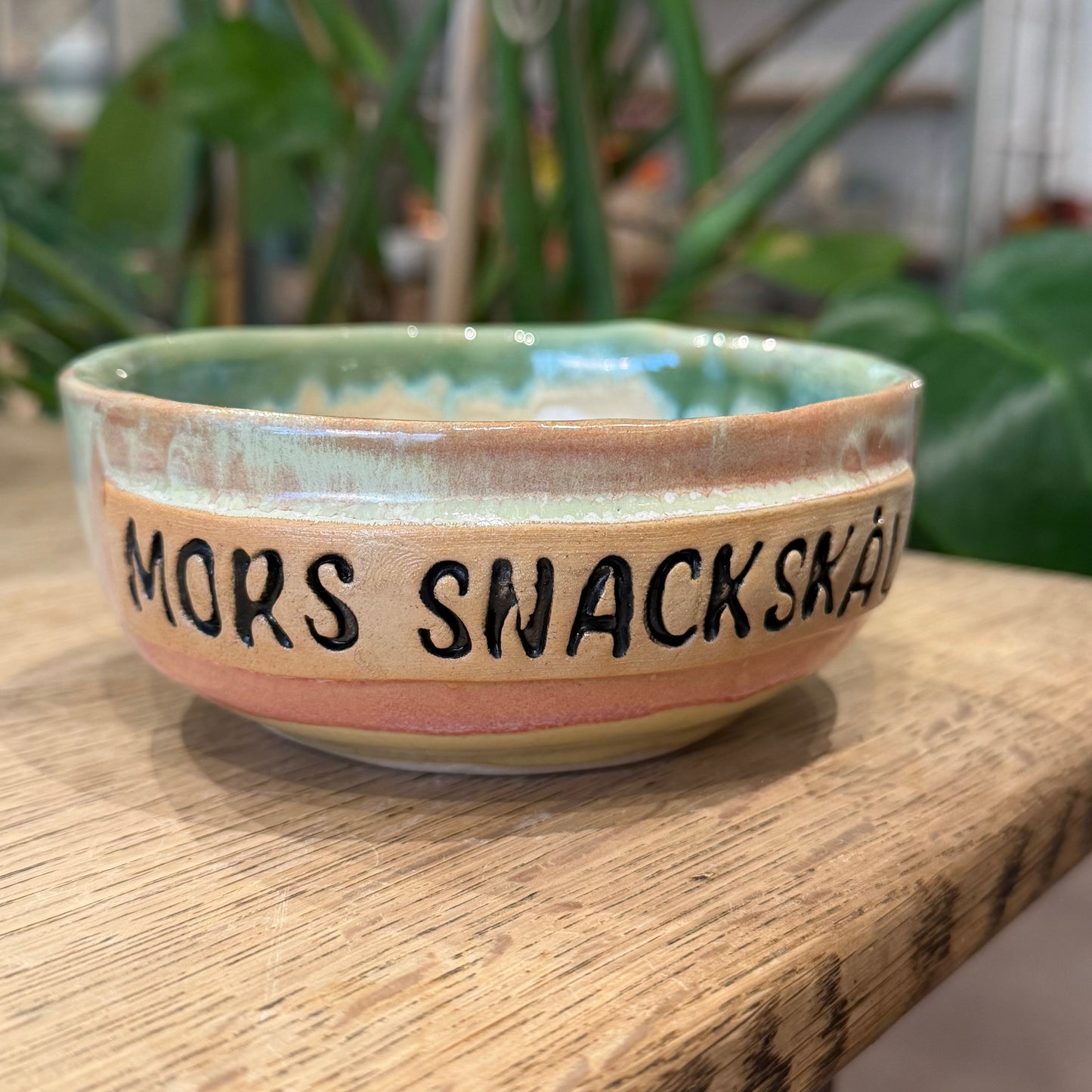 Skål med tekst ‘MORS SNACKSKÅL’, nr 1