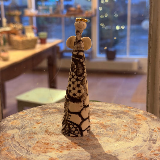 Engel i porcelæn, 11 cm