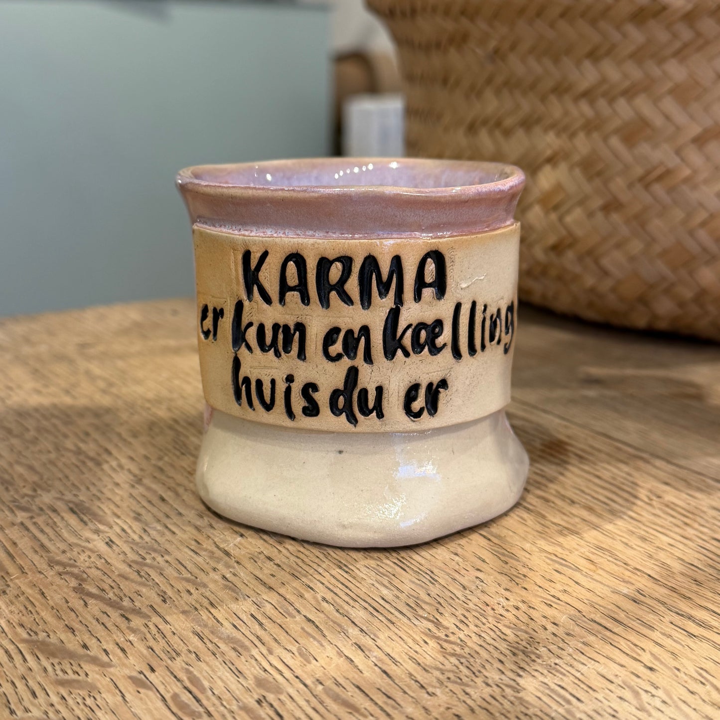 Håndformet krus, KARMA, nr 5