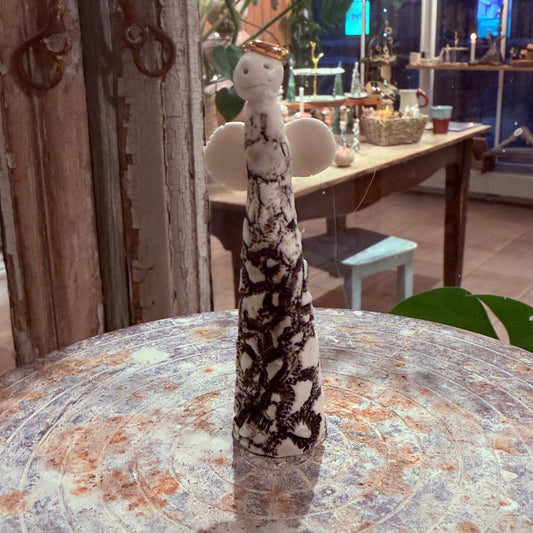 Engel i porcelæn, 9 cm