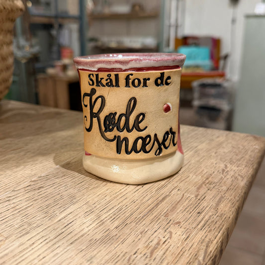 Håndformet julekrus, Skål for de røde næser, nr 3