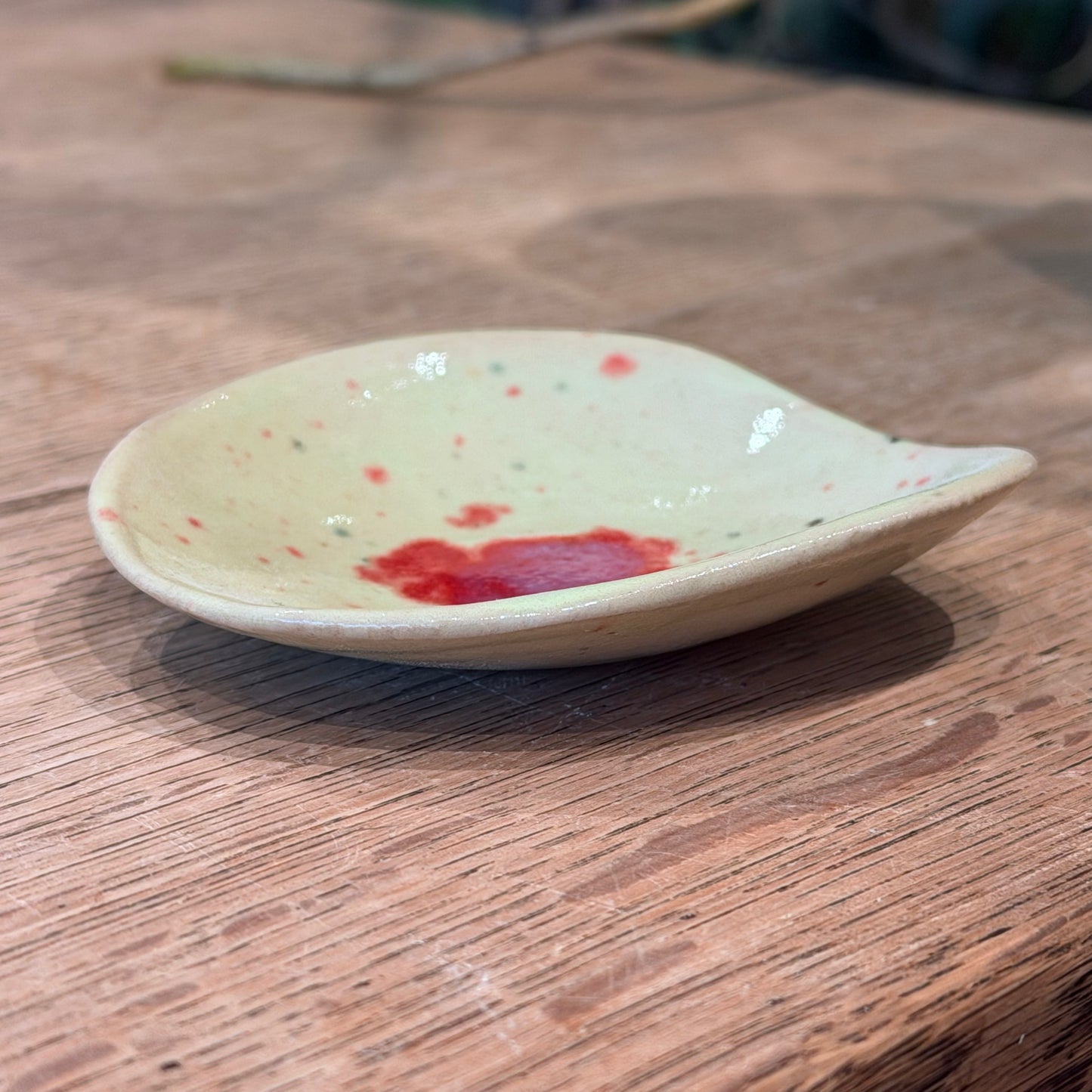 Håndformet smykkeskål