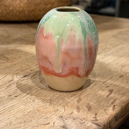 Lille vase i grønne og rosa farver