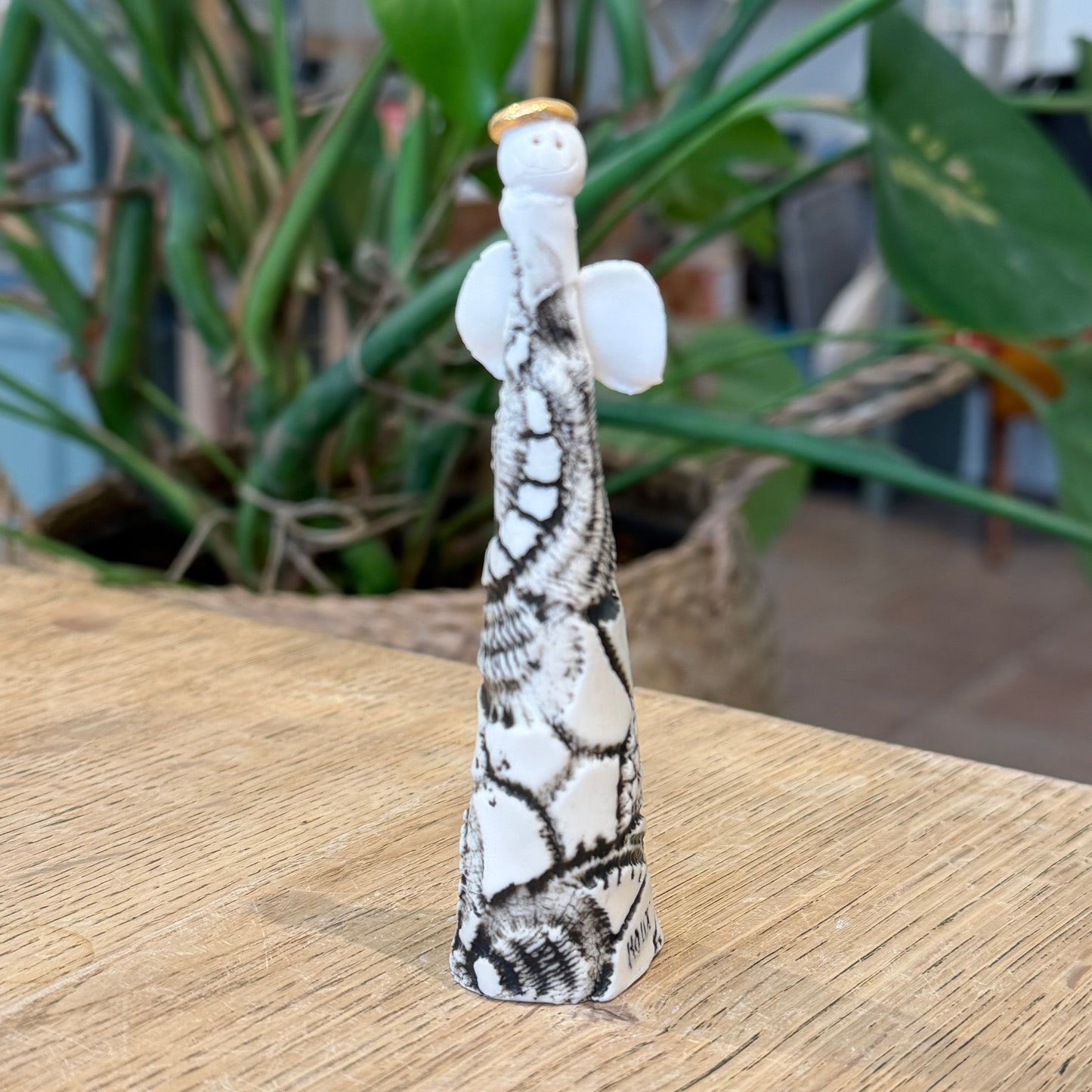 Engel i porcelæn, 11 cm, nr. 5